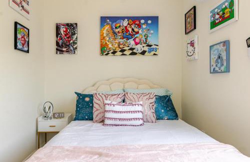 Northeast Maison | Luxurious 5 BR House!1 Mile from Capitol Hill!