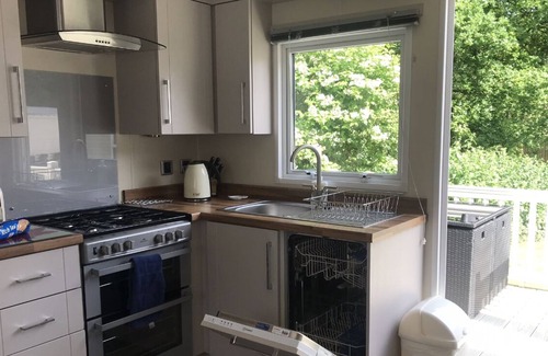 Ringwood Maison | Luxurious 5* Poppy at Oakdene Forest Park up to 6 guests