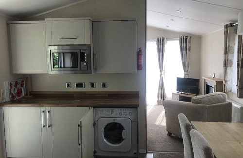 Ringwood Maison | Luxurious 5* Poppy at Oakdene Forest Park up to 6 guests