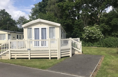Ringwood Maison | Luxurious 5* Poppy at Oakdene Forest Park up to 6 guests