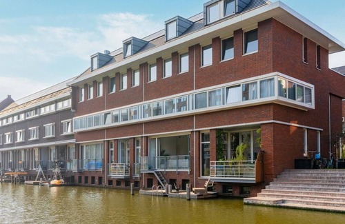 Amsterdam West Maison | Luxurious 5-storey 3-bedroom townhome at the water in the heart of Amsterdam