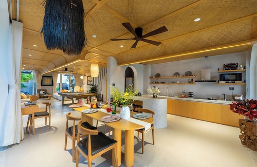 Cam Chau Villa | Luxurious 7-bedroom villa with Rice Field View
