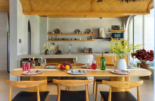 Cam Chau Villa | Luxurious 7-bedroom villa with Rice Field View