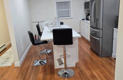 Malden Appartement | Luxurious 8-bedrooms APT., two suites in Malden MA close to Cambridge, Boston MA
