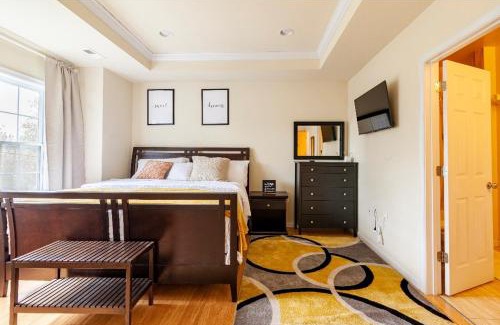 Northeast Maison | Luxurious and Cozy Room in Washington DC