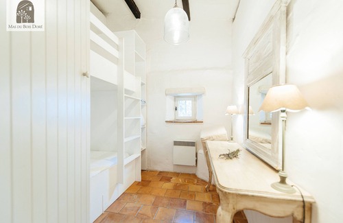 Mons Autre | Luxueux et romantique Olive Farm House Apartment avec interiordesign magnifique