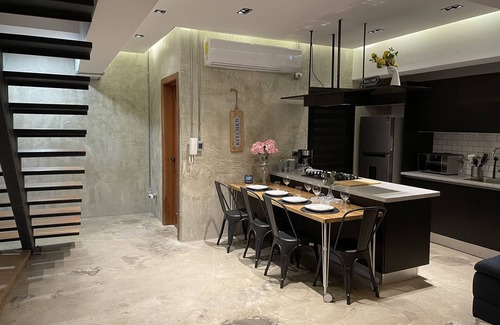 Gascue Appartement | Luxurious and Modern KingBed industrial style loft