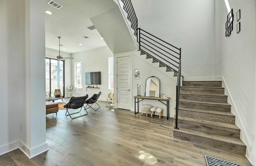 Meadows At Trinity Crossing Maison | Luxurious and Spacious Austin Home about 8 Mi to Dtwn!
