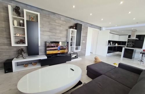 Osenovo Villa | Luxurious and stylish house by the sea.
