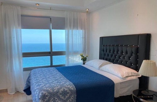 San Geronimo Appartement | Luxurious apartment facing the Caribbean Sea, 27th floor. Free breakfast