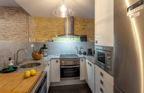 Trinitat Appartement | LUXURY AND ALLURING HOME IN HISTORIC TOWN