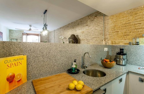 Trinitat Appartement | LUXURY AND ALLURING HOME IN HISTORIC TOWN