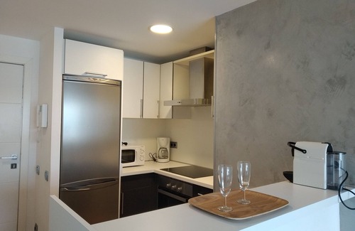 Almadraba-Canyelles Appartement | Appartement luxueux en face de la plage, piscine, parking et vues spectaculaires
