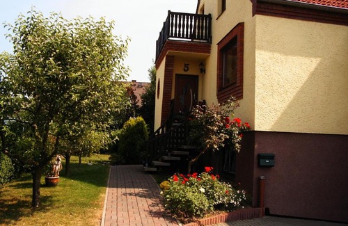 Alt Gaarz Appartement | Luxurious Apartment in Rerik Germany with Garden