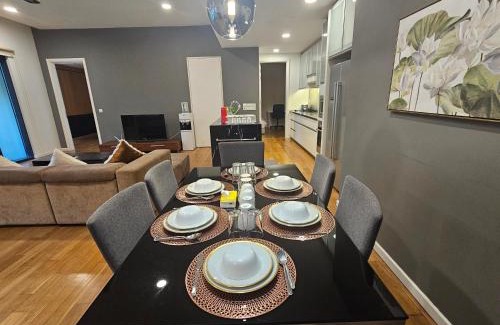 Golden Triangle Appartement | Luxurious Apartment St Mary Residences Resort Style