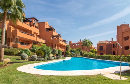 Buenas Noches Appartement | APPARTEMENT DE LUXE PRÈS DE LA PLAGE AVEC VUE SUR LA MER À ESTEPONA