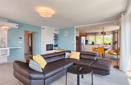 Zagore Appartement | Appartement luxueux avec une vue fantastique sur la mer et cheminée