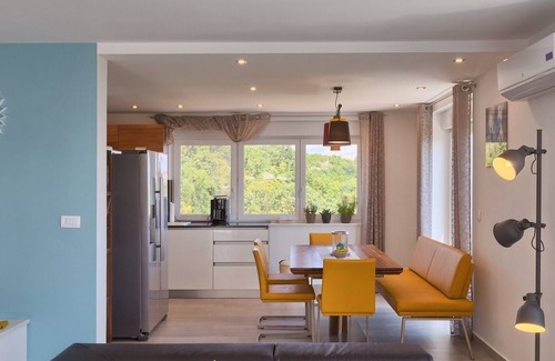 Zagore Appartement | Appartement luxueux avec une vue fantastique sur la mer et cheminée