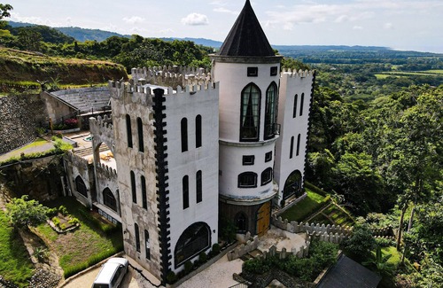 Jaco Villa | Luxurious Castle; Ocean Views & Waterfalls! Complimentary Onsite Driver and Chef
