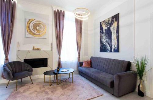 Ujlipotvaros Appartement | Luxurious Central King and Queen Bed Park4Free