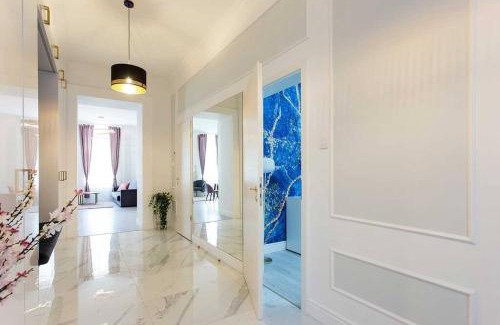 Ujlipotvaros Appartement | Luxurious Central King and Queen Bed Park4Free