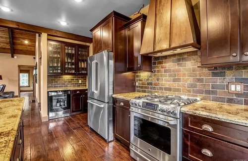 Ellicottville Chalet De Ski | Luxurious Chalet! Hot-tub, Bonfire & A+ Location for Skiing/Town