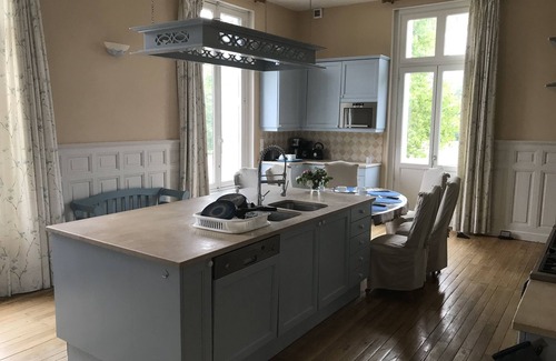 Journet Maison | Château de luxe avec piscine privée, tennis et golf par 3