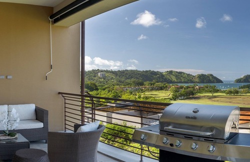 Herradura Copropriété | Luxurious Condo: Los Sueños Miramar 3 bedroom