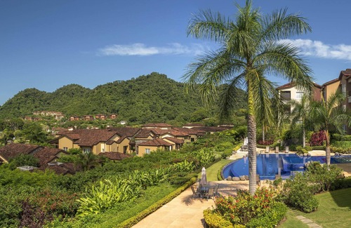 Herradura Copropriété | Luxurious Condo: Los Sueños Miramar 3 bedroom