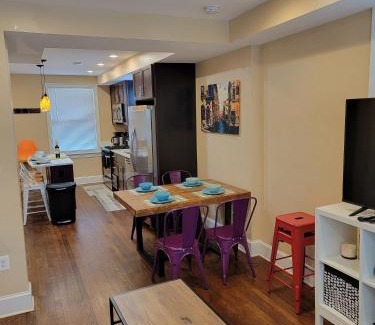 Washington Lit Et Petit-Déjeuner | Luxurious DC Townhome ideal for Large Families plus Free Parking