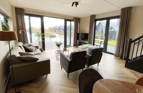 Balk Maison | Luxueuse villa sur l'eau indépendante avec ponton