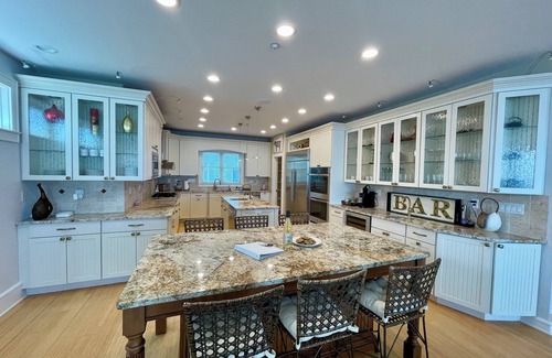 Devon Maison | Luxurious, Direct Oceanfront Home with Private Beach
