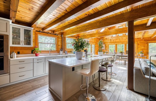 Mount Marion Maison | Vallée de Hudson luxueuse et enchanteresse / Catskills / Log House Upstate NY