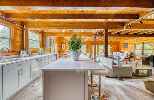 Mount Marion Maison | Vallée de Hudson luxueuse et enchanteresse / Catskills / Log House Upstate NY