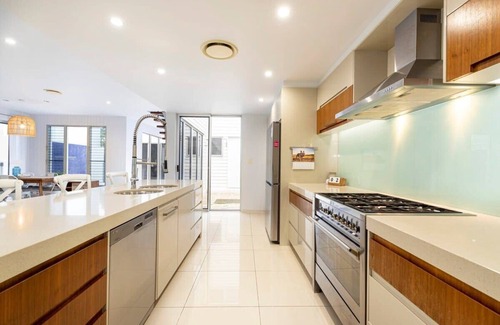 Twin Waters Maison | Luxurious Escape Close to the Canal - Twin Waters