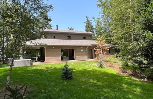 Le Chambon-sur-Lignon Cottage | Luxe et confort au bord du golf - 8 pers, spa privé, piscine, salle de sport, nombreuses activités