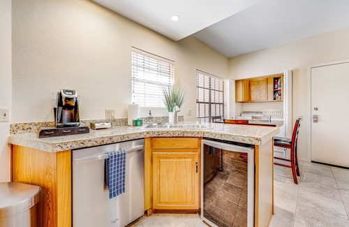 Scottsdale Ranch Copropriété | Spacious getaway near downtown with shared pool, patio, balcony & jetted tub