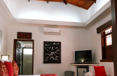 Apiay Villa | Luxurious Hacienda with Pool