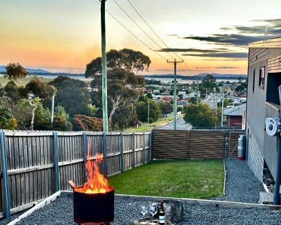 Sorell Appartement | Luxurious Hobart Holiday Home with Stunning Bay Views - Affordable, Family-Friendly, and Stylish