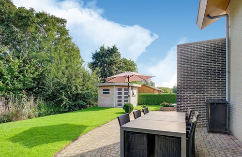 Koudum Maison | Luxurious Holiday Home in Koudum with Pool