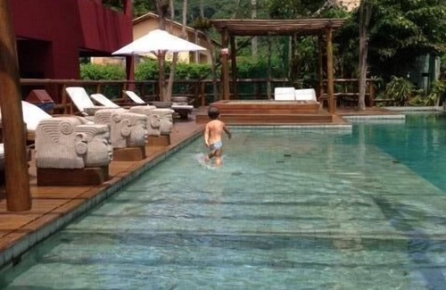 Maresias Copropriété | Maison de luxe en copropriété de haut standing à 100m de la piscine privée de la plage de Maresias.