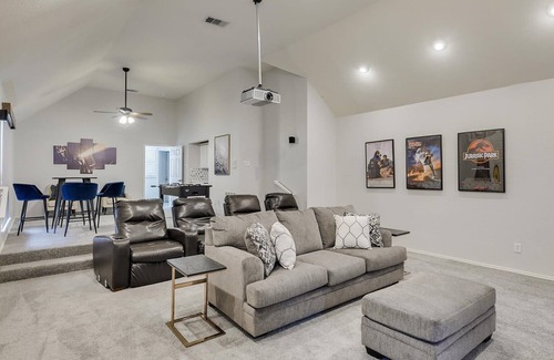 Mesquite Maison | Luxurious Home with Cinema Room and Private POOL!