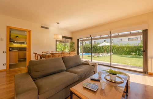 Albons Maison | Maison luxueuse à 5 min de la plage. Jardin et piscine privée dans un environnement unique