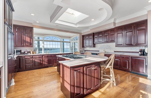 Ithaca Maison | Luxurious house near Cornell campus with lake views and incredible sunsets.