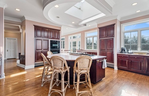 Ithaca Maison | Luxurious house near Cornell campus with lake views and incredible sunsets.