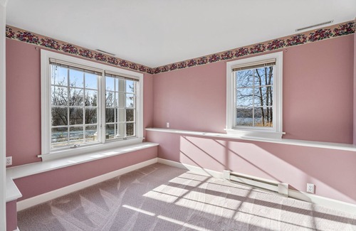 Ithaca Maison | Luxurious house near Cornell campus with lake views and incredible sunsets.