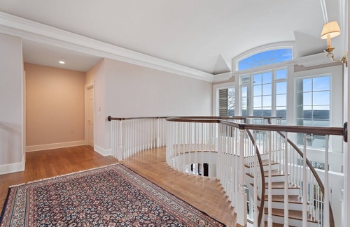 Ithaca Maison | Luxurious house near Cornell campus with lake views and incredible sunsets.