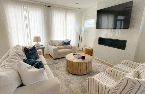 Winchester Maison | Luxurious Lake Getaway