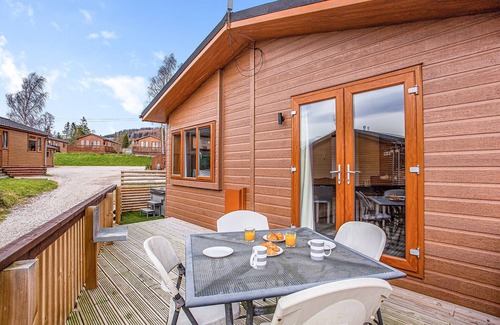 Banchory Chalet De Ski | Luxurious lodge with one double bedroom and one twin bedroom.