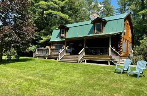 Manchester Center Maison | Luxueuse cabane en rondins nichée dans une prairie privée! Réservez maintenant la neige arrive!☃️❄️☃️❄️